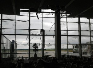 Донецкий аэропорт за ночь обстреливали дважды